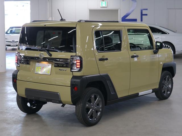 タフト Ｇターボ　ダーククロムベンチャー　届け出済み未使用車　新品ナビ取付　パノラマモニター　スカイフィールトップ　シートヒーター　スマートアシスト　前後誤発進抑制　全車速追従クルコン　レーンキープ　コーナーセンサー　ＵＳＢ端子　アダプティブＬＥＤ　ルーフレール（3枚目）