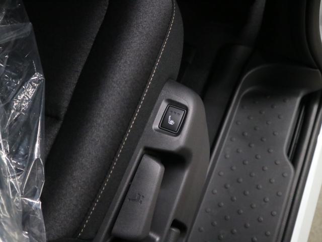 セレナ ハイウェイスターＶ　登録済み未使用車　ホットプラスパッケージ　後席モニター　ＮＣ１２．３インチナビ　アラウンドビュー　インテリミラー　ドラレコ　プロパイロット　ＥＴＣ２．０　ワイヤレス充電　前後シート＆ステアヒーター　ハンズフリースライドドア　アダプティブＬＥＤ（15枚目）