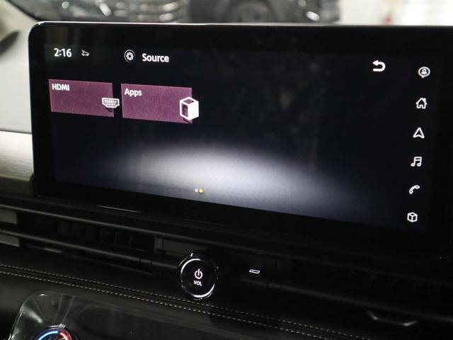 セレナ ハイウェイスターＶ　登録済み未使用車　ホットプラスパッケージ　後席モニター　ＮＣ１２．３インチナビ　アラウンドビュー　インテリミラー　ドラレコ　プロパイロット　ＥＴＣ２．０　ワイヤレス充電　前後シート＆ステアヒーター　ハンズフリースライドドア　アダプティブＬＥＤ（34枚目）