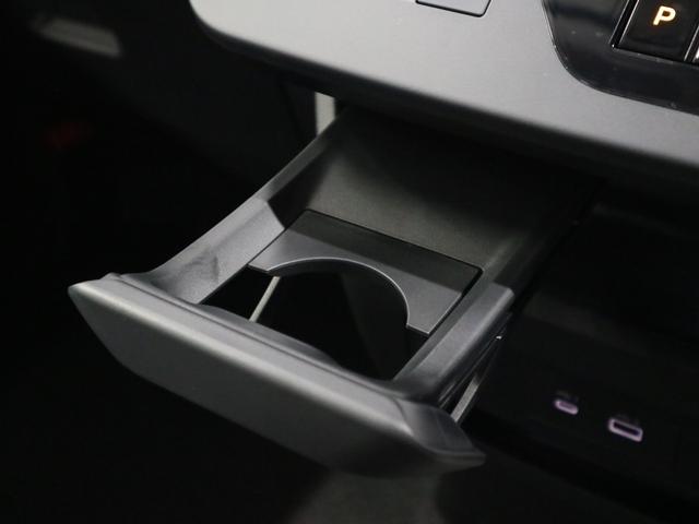 セレナ ハイウェイスターＶ　登録済み未使用車　ホットプラスパッケージ　後席モニター　ＮＣ１２．３インチナビ　アラウンドビュー　インテリミラー　ドラレコ　プロパイロット　ＥＴＣ２．０　ワイヤレス充電　前後シート＆ステアヒーター　ハンズフリースライドドア　アダプティブＬＥＤ（38枚目）