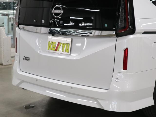 セレナ ハイウェイスターＶ　登録済み未使用車　ホットプラスパッケージ　後席モニター　ＮＣ１２．３インチナビ　アラウンドビュー　インテリミラー　ドラレコ　プロパイロット　ＥＴＣ２．０　ワイヤレス充電　前後シート＆ステアヒーター　ハンズフリースライドドア　アダプティブＬＥＤ（58枚目）