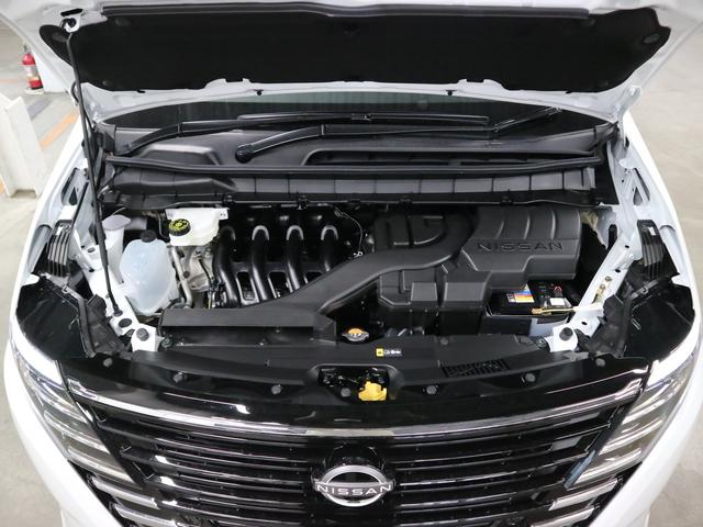 セレナ ハイウェイスターＶ　登録済み未使用車　ホットプラスパッケージ　後席モニター　ＮＣ１２．３インチナビ　アラウンドビュー　インテリミラー　ドラレコ　プロパイロット　ＥＴＣ２．０　ワイヤレス充電　前後シート＆ステアヒーター　ハンズフリースライドドア　アダプティブＬＥＤ（61枚目）