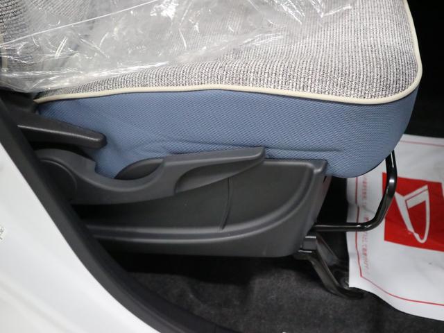 ムーヴキャンバス ストライプスＧターボ　届け出済み未使用車　パノラマモニター　新品ナビ　スマートアシスト　誤発進抑制　アダプティブクルーズ　車線逸脱警報　コーナーセンサー　両側電動スライド　シートヒーター　ホッとカップホルダー　後席置きラクＢＯＸ　ブレーキホールド　ＬＥＤライト（38枚目）