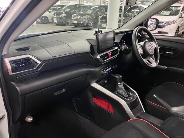 ロッキー Ｇ　ターボ　パノラマモニター　パーキングアシスト　スマートアシスト　ＥＴＣ　アダプティブクルーズ　シートヒーター　純正９インチディスプレイオーディオ　ＢＴオーディオ　シートアンダートレイ　ＡＤＢ・ＬＥＤランプ（23枚目）