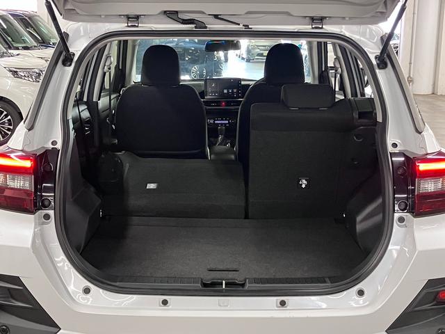 ロッキー Ｇ　ターボ　パノラマモニター　パーキングアシスト　スマートアシスト　ＥＴＣ　アダプティブクルーズ　シートヒーター　純正９インチディスプレイオーディオ　ＢＴオーディオ　シートアンダートレイ　ＡＤＢ・ＬＥＤランプ（24枚目）