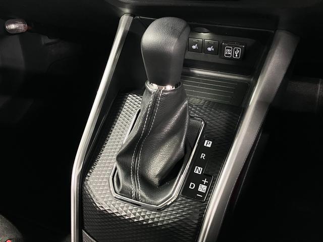 ロッキー Ｇ　ターボ　パノラマモニター　パーキングアシスト　スマートアシスト　ＥＴＣ　アダプティブクルーズ　シートヒーター　純正９インチディスプレイオーディオ　ＢＴオーディオ　シートアンダートレイ　ＡＤＢ・ＬＥＤランプ（30枚目）