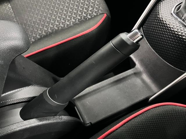 ロッキー Ｇ　ターボ　パノラマモニター　パーキングアシスト　スマートアシスト　ＥＴＣ　アダプティブクルーズ　シートヒーター　純正９インチディスプレイオーディオ　ＢＴオーディオ　シートアンダートレイ　ＡＤＢ・ＬＥＤランプ（31枚目）