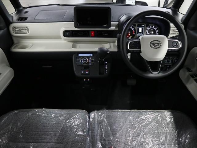 ムーヴキャンバス ストライプスＧターボ　届け出済み未使用車　パノラマモニター　新品ナビ　スマートアシスト　誤発進抑制　アダプティブクルーズ　車線逸脱警報　コーナーセンサー　両側電動スライド　シートヒーター　ホッとカップホルダー　後席置きラクＢＯＸ　ブレーキホールド　ＬＥＤライト（4枚目）