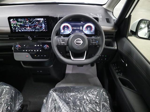 セレナ ハイウェイスターＶ　登録済み未使用車　ホットプラスパッケージ　後席モニター　ＮＣ１２．３インチナビ　アラウンドビュー　インテリミラー　ドラレコ　プロパイロット　ＥＴＣ２．０　ワイヤレス充電　前後シート＆ステアヒーター　ハンズフリースライドドア　アダプティブＬＥＤ（11枚目）