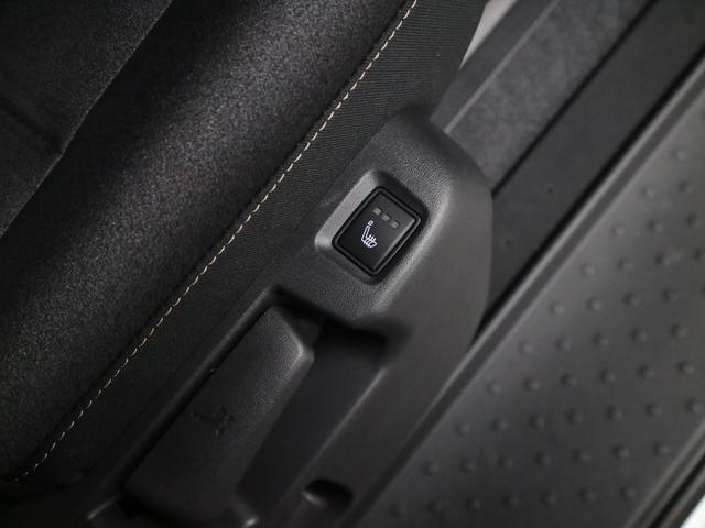 セレナ ハイウェイスターＶ　登録済み未使用車　ホットプラスパッケージ　後席モニター　ＮＣ１２．３インチナビ　アラウンドビュー　インテリミラー　ドラレコ　プロパイロット　ＥＴＣ２．０　ワイヤレス充電　前後シート＆ステアヒーター　ハンズフリースライドドア　アダプティブＬＥＤ（15枚目）