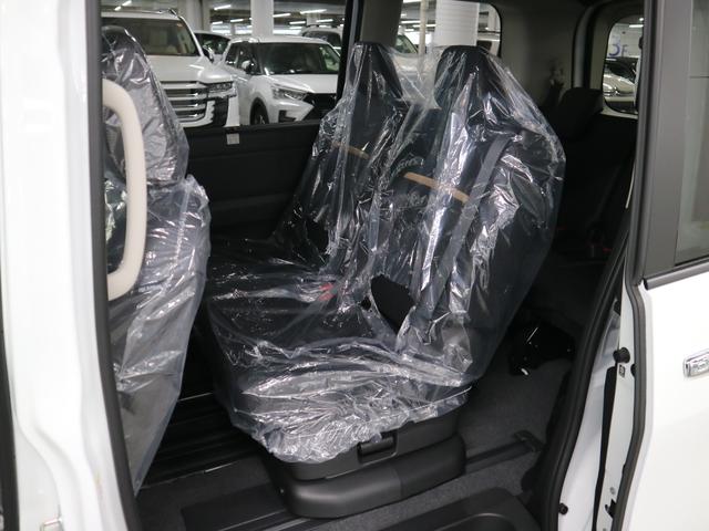 セレナ ハイウェイスターＶ　登録済み未使用車　ホットプラスパッケージ　後席モニター　ＮＣ１２．３インチナビ　アラウンドビュー　インテリミラー　ドラレコ　プロパイロット　ＥＴＣ２．０　ワイヤレス充電　前後シート＆ステアヒーター　ハンズフリースライドドア　アダプティブＬＥＤ（19枚目）