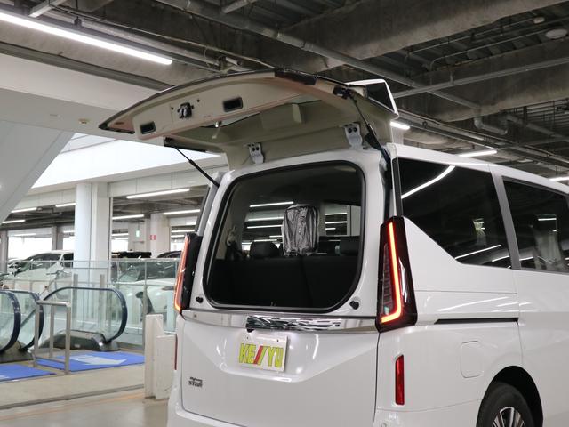 セレナ ハイウェイスターＶ　登録済み未使用車　ホットプラスパッケージ　後席モニター　ＮＣ１２．３インチナビ　アラウンドビュー　インテリミラー　ドラレコ　プロパイロット　ＥＴＣ２．０　ワイヤレス充電　前後シート＆ステアヒーター　ハンズフリースライドドア　アダプティブＬＥＤ（22枚目）