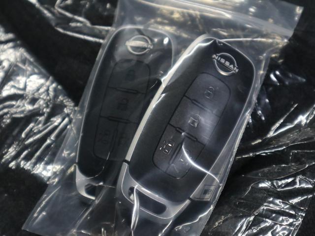 セレナ ハイウェイスターＶ　登録済み未使用車　ホットプラスパッケージ　後席モニター　ＮＣ１２．３インチナビ　アラウンドビュー　インテリミラー　ドラレコ　プロパイロット　ＥＴＣ２．０　ワイヤレス充電　前後シート＆ステアヒーター　ハンズフリースライドドア　アダプティブＬＥＤ（54枚目）