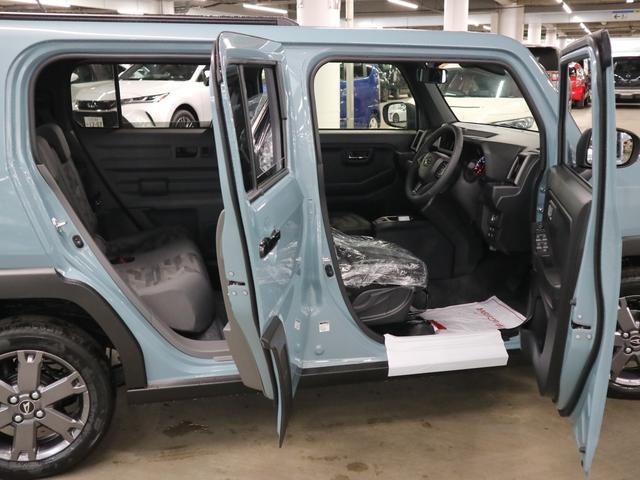 タフト Ｇターボ　ダーククロムベンチャー　届け出済み未使用車　新品ナビ取付　パノラマモニター　スカイフィールトップ　シートヒーター　スマートアシスト　前後誤発進抑制　全車速追従クルコン　レーンキープ　コーナーセンサー　ＵＳＢ端子　アダプティブＬＥＤ　ルーフレール（12枚目）