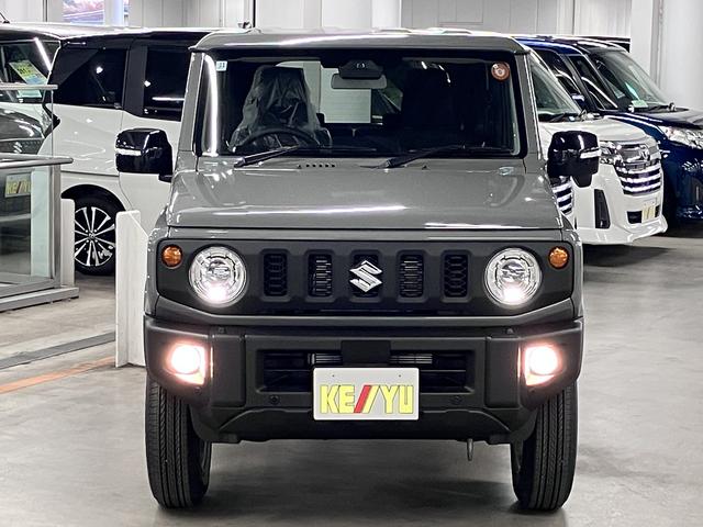 ジムニー ＸＣ　４ＷＤ　ターボ　届け出済み未使用車　改良モデル　デュアルセンサーブレーキサポートＩＩ　全車速追従クルーズコントロール　前後誤発進抑制　車線逸脱抑制　パーキングセンサー　シートヒーター　ＬＥＤライト　ハイビームアシスト　純正１６ＡＷ　スマートキー（6枚目）