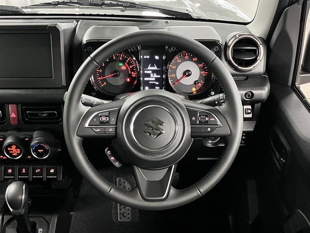 ジムニー ＸＣ　４ＷＤ　ターボ　届け出済み未使用車　改良モデル　デュアルセンサーブレーキサポートＩＩ　全車速追従クルーズコントロール　前後誤発進抑制　車線逸脱抑制　パーキングセンサー　シートヒーター　ＬＥＤライト　ハイビームアシスト　純正１６ＡＷ　スマートキー（11枚目）
