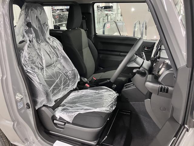 ジムニー ＸＣ　４ＷＤ　ターボ　届け出済み未使用車　改良モデル　デュアルセンサーブレーキサポートＩＩ　全車速追従クルーズコントロール　前後誤発進抑制　車線逸脱抑制　パーキングセンサー　シートヒーター　ＬＥＤライト　ハイビームアシスト　純正１６ＡＷ　スマートキー（13枚目）