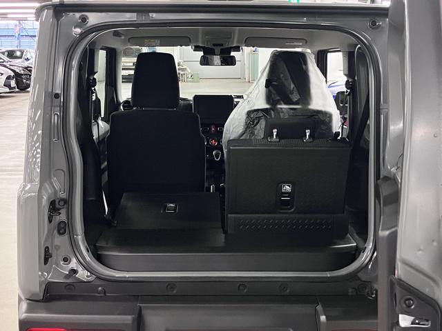 ジムニー ＸＣ　４ＷＤ　ターボ　届け出済み未使用車　改良モデル　デュアルセンサーブレーキサポートＩＩ　全車速追従クルーズコントロール　前後誤発進抑制　車線逸脱抑制　パーキングセンサー　シートヒーター　ＬＥＤライト　ハイビームアシスト　純正１６ＡＷ　スマートキー（20枚目）
