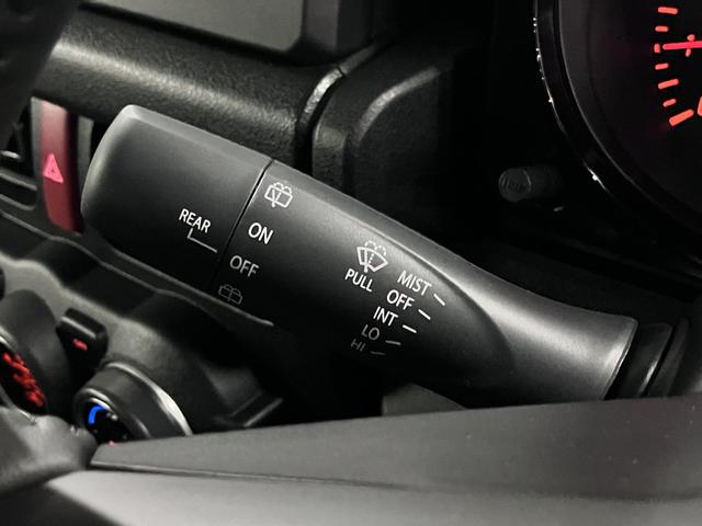 ジムニー ＸＣ　４ＷＤ　ターボ　届け出済み未使用車　改良モデル　デュアルセンサーブレーキサポートＩＩ　全車速追従クルーズコントロール　前後誤発進抑制　車線逸脱抑制　パーキングセンサー　シートヒーター　ＬＥＤライト　ハイビームアシスト　純正１６ＡＷ　スマートキー（31枚目）