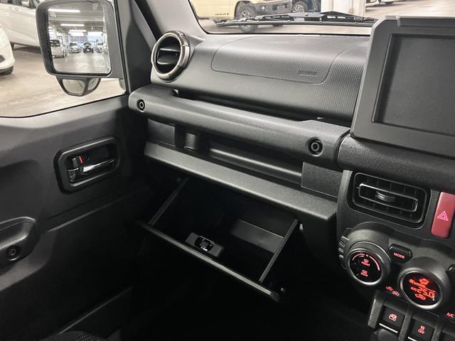 ジムニー ＸＣ　４ＷＤ　ターボ　届け出済み未使用車　改良モデル　デュアルセンサーブレーキサポートＩＩ　全車速追従クルーズコントロール　前後誤発進抑制　車線逸脱抑制　パーキングセンサー　シートヒーター　ＬＥＤライト　ハイビームアシスト　純正１６ＡＷ　スマートキー（34枚目）