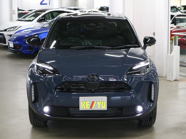 ヤリスクロス ハイブリッドＺウルバーノ　４ＷＤ　寒冷地仕様　登録済未使用車　ハンズフリーパワーバックドア　パノラミックビュー　純正８インチＤオーディオ＋　シート＆ステアヒーター　パワーシート　セーフティセンス　ＢＳＭ＋安心降車アシスト　ＥＴＣ２．０　ＢＴオーディオ　フルセグ（6枚目）