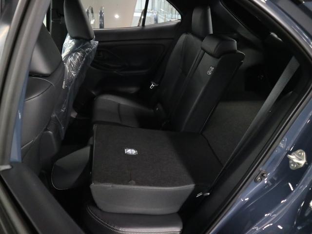 ヤリスクロス ハイブリッドＺウルバーノ　４ＷＤ　寒冷地仕様　登録済未使用車　ハンズフリーパワーバックドア　パノラミックビュー　純正８インチＤオーディオ＋　シート＆ステアヒーター　パワーシート　セーフティセンス　ＢＳＭ＋安心降車アシスト　ＥＴＣ２．０　ＢＴオーディオ　フルセグ（18枚目）