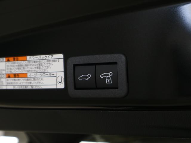ヤリスクロス ハイブリッドＺウルバーノ　４ＷＤ　寒冷地仕様　登録済未使用車　ハンズフリーパワーバックドア　パノラミックビュー　純正８インチＤオーディオ＋　シート＆ステアヒーター　パワーシート　セーフティセンス　ＢＳＭ＋安心降車アシスト　ＥＴＣ２．０　ＢＴオーディオ　フルセグ（20枚目）