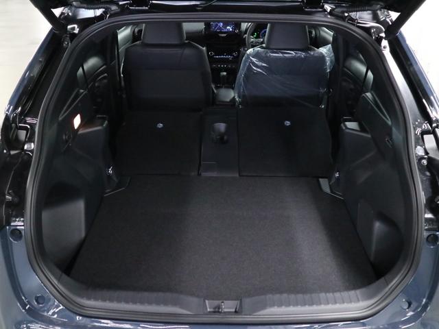 ヤリスクロス ハイブリッドＺウルバーノ　４ＷＤ　寒冷地仕様　登録済未使用車　ハンズフリーパワーバックドア　パノラミックビュー　純正８インチＤオーディオ＋　シート＆ステアヒーター　パワーシート　セーフティセンス　ＢＳＭ＋安心降車アシスト　ＥＴＣ２．０　ＢＴオーディオ　フルセグ（22枚目）