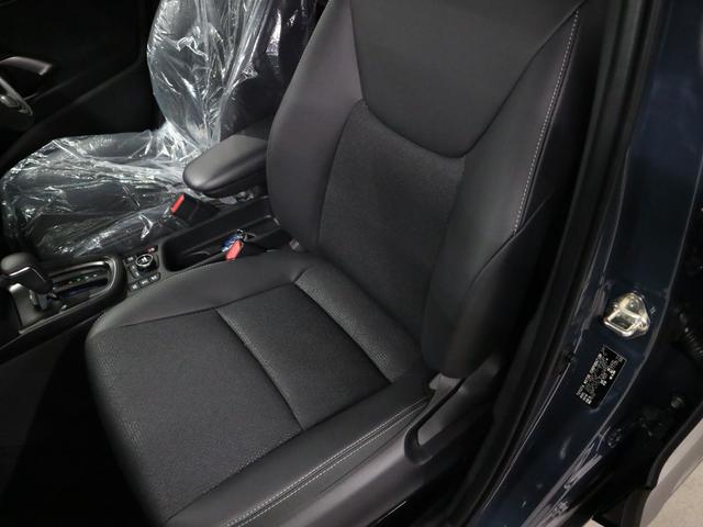 ヤリスクロス ハイブリッドＺウルバーノ　４ＷＤ　寒冷地仕様　登録済未使用車　ハンズフリーパワーバックドア　パノラミックビュー　純正８インチＤオーディオ＋　シート＆ステアヒーター　パワーシート　セーフティセンス　ＢＳＭ＋安心降車アシスト　ＥＴＣ２．０　ＢＴオーディオ　フルセグ（42枚目）