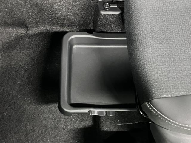 ヤリスクロス ハイブリッドＺウルバーノ　４ＷＤ　寒冷地仕様　登録済未使用車　ハンズフリーパワーバックドア　パノラミックビュー　純正８インチＤオーディオ＋　シート＆ステアヒーター　パワーシート　セーフティセンス　ＢＳＭ＋安心降車アシスト　ＥＴＣ２．０　ＢＴオーディオ　フルセグ（44枚目）