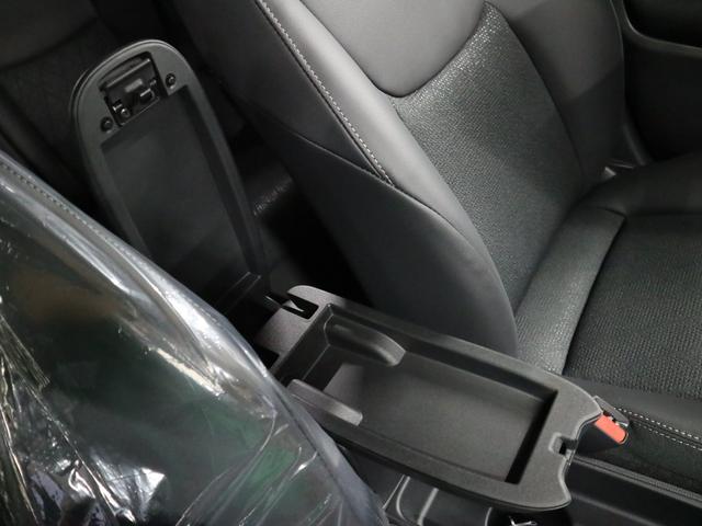 ヤリスクロス ハイブリッドＺウルバーノ　４ＷＤ　寒冷地仕様　登録済未使用車　ハンズフリーパワーバックドア　パノラミックビュー　純正８インチＤオーディオ＋　シート＆ステアヒーター　パワーシート　セーフティセンス　ＢＳＭ＋安心降車アシスト　ＥＴＣ２．０　ＢＴオーディオ　フルセグ（45枚目）