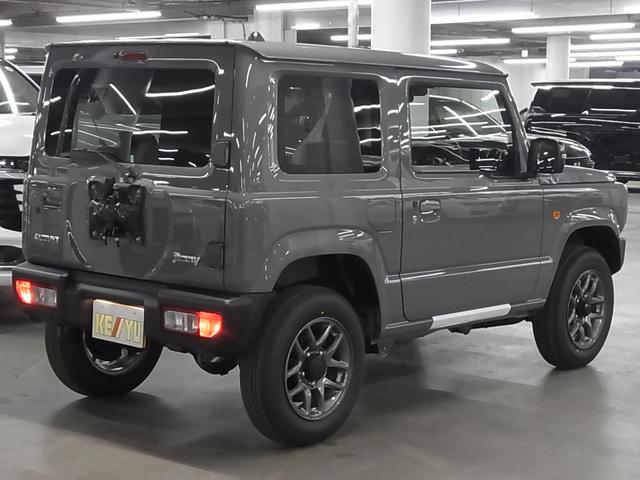 ジムニー XC 4WD ターボ 5MT 届け出済み未使用車 改良モデル デュアルセンサーブレーキサポートII アダプティブクルーズコントロール 車線逸脱抑制 パーキングセンサー シートヒーター LEDヘッドライト ハイビームアシスト 純正16AW スマートキー スペアキー(3枚目)