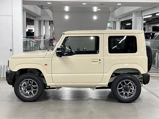 ジムニー ＸＣ　４ＷＤ　ターボ　届け出済み未使用車　改良モデル　デュアルセンサーブレーキサポートＩＩ　全車速追従クルーズコントロール　前後誤発進抑制機能　車線逸脱抑制　パーキングセンサー　シートヒーター　ＬＥＤライト　ハイビームアシスト　純正１６ＡＷ　スマートキー（10枚目）