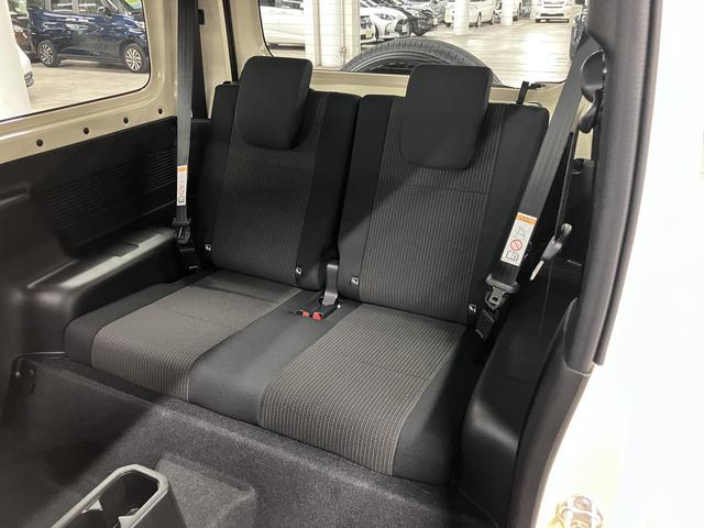 ジムニー ＸＣ　４ＷＤ　ターボ　届け出済み未使用車　改良モデル　デュアルセンサーブレーキサポートＩＩ　全車速追従クルーズコントロール　前後誤発進抑制機能　車線逸脱抑制　パーキングセンサー　シートヒーター　ＬＥＤライト　ハイビームアシスト　純正１６ＡＷ　スマートキー（17枚目）