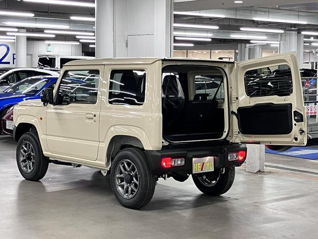ジムニー ＸＣ　４ＷＤ　ターボ　届け出済み未使用車　改良モデル　デュアルセンサーブレーキサポートＩＩ　全車速追従クルーズコントロール　前後誤発進抑制機能　車線逸脱抑制　パーキングセンサー　シートヒーター　ＬＥＤライト　ハイビームアシスト　純正１６ＡＷ　スマートキー（19枚目）