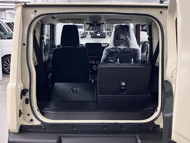 ジムニー ＸＣ　４ＷＤ　ターボ　届け出済み未使用車　改良モデル　デュアルセンサーブレーキサポートＩＩ　全車速追従クルーズコントロール　前後誤発進抑制機能　車線逸脱抑制　パーキングセンサー　シートヒーター　ＬＥＤライト　ハイビームアシスト　純正１６ＡＷ　スマートキー（20枚目）