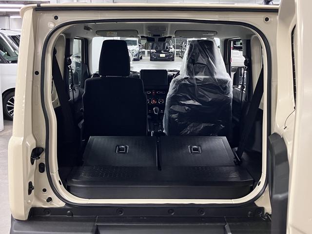 ジムニー ＸＣ　４ＷＤ　ターボ　届け出済み未使用車　改良モデル　デュアルセンサーブレーキサポートＩＩ　全車速追従クルーズコントロール　前後誤発進抑制機能　車線逸脱抑制　パーキングセンサー　シートヒーター　ＬＥＤライト　ハイビームアシスト　純正１６ＡＷ　スマートキー（21枚目）