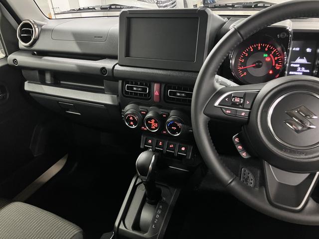 ジムニー ＸＣ　４ＷＤ　ターボ　届け出済み未使用車　改良モデル　デュアルセンサーブレーキサポートＩＩ　全車速追従クルーズコントロール　前後誤発進抑制機能　車線逸脱抑制　パーキングセンサー　シートヒーター　ＬＥＤライト　ハイビームアシスト　純正１６ＡＷ　スマートキー（22枚目）