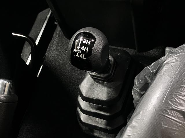 ジムニー ＸＣ　４ＷＤ　ターボ　届け出済み未使用車　改良モデル　デュアルセンサーブレーキサポートＩＩ　全車速追従クルーズコントロール　前後誤発進抑制機能　車線逸脱抑制　パーキングセンサー　シートヒーター　ＬＥＤライト　ハイビームアシスト　純正１６ＡＷ　スマートキー（25枚目）