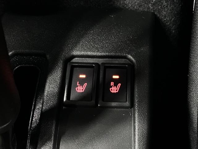 ジムニー ＸＣ　４ＷＤ　ターボ　届け出済み未使用車　改良モデル　デュアルセンサーブレーキサポートＩＩ　全車速追従クルーズコントロール　前後誤発進抑制機能　車線逸脱抑制　パーキングセンサー　シートヒーター　ＬＥＤライト　ハイビームアシスト　純正１６ＡＷ　スマートキー（26枚目）