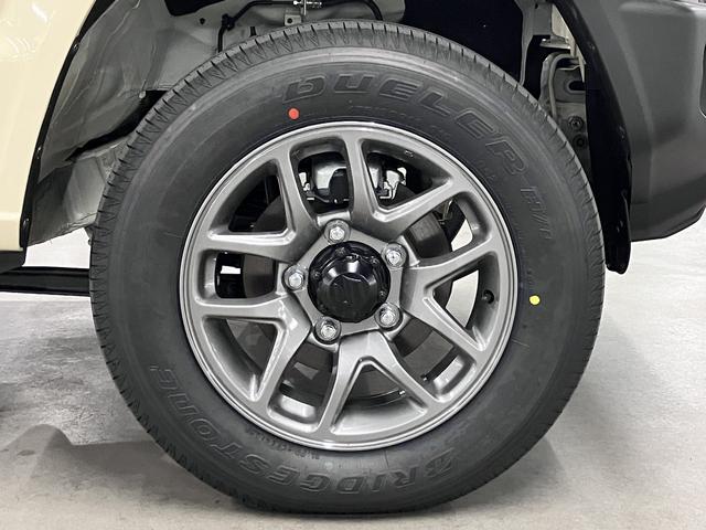 ジムニー ＸＣ　４ＷＤ　ターボ　届け出済み未使用車　改良モデル　デュアルセンサーブレーキサポートＩＩ　全車速追従クルーズコントロール　前後誤発進抑制機能　車線逸脱抑制　パーキングセンサー　シートヒーター　ＬＥＤライト　ハイビームアシスト　純正１６ＡＷ　スマートキー（40枚目）