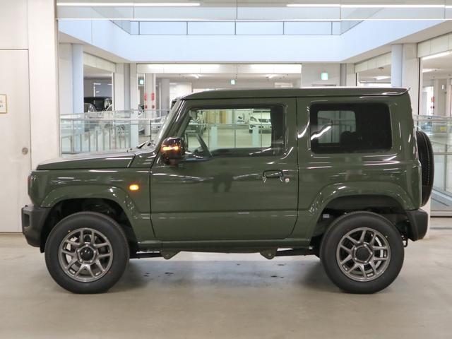 ジムニー ＸＣ　４ＷＤ　ターボ　届け出済み未使用車　改良モデル　デュアルセンサーブレーキサポートＩＩ　全車速追従クルーズコントロール　前後誤発進抑制機能　車線逸脱抑制　パーキングセンサー　シートヒーター　ＬＥＤライト　ハイビームアシスト　純正１６ＡＷ　スマートキー（10枚目）