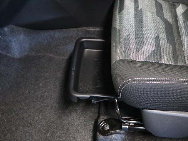 タフト Ｇターボ　ダーククロムベンチャー　届け出済み未使用車　新品ナビ取付　パノラマモニター　スカイフィールトップ　シートヒーター　スマートアシスト　前後誤発進抑制　全車速追従クルコン　レーンキープ　コーナーセンサー　ＵＳＢ端子　アダプティブＬＥＤ　ルーフレール（31枚目）