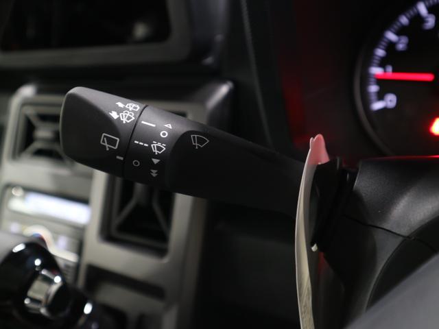 タフト Gターボ ダーククロムベンチャー 届け出済み未使用車 新品ナビ取付 パノラマモニター スカイフィールトップ シートヒーター スマートアシスト 前後誤発進抑制 全車速追従クルコン レーンキープ コーナーセンサー USB端子 アダプティブLED ルーフレール(29枚目)