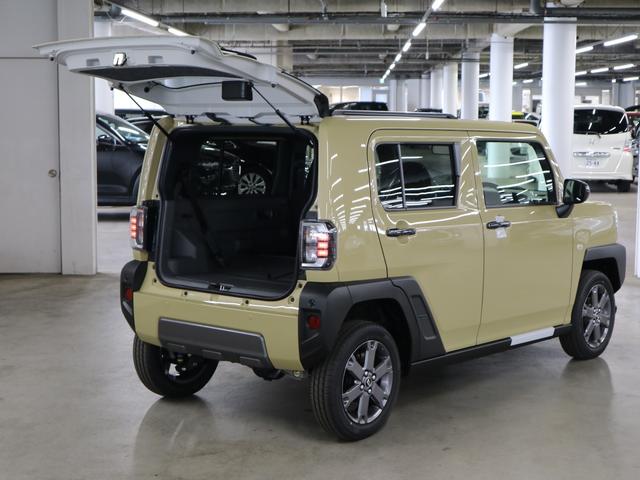 タフト Gターボ ダーククロムベンチャー 4WD 届け出済み未使用車 新品ナビ取付 パノラマモニター スカイフィールトップ シートヒーター スマートアシスト 前後誤発進抑制 全車速追従クルコン レーンキープ コーナーセンサー USB端子 アダプティブLED ルーフレール(18枚目)