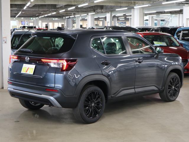 ＷＲ－Ｖ Ｚ　ブラックスタイル　登録済み未使用車　ホンダセンシング　前後誤発進抑制機能　アダプティブクルーズ　車線逸脱警報　パーキングセンサー　レザー調コンビシート　パドルシフト　ＵＳＢ　ＬＥＤヘッドライト　専用１７ＡＷ　スマートキー　パーセルカバー（3枚目）