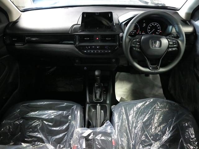 ＷＲ－Ｖ Ｚ　ブラックスタイル　登録済み未使用車　ホンダセンシング　前後誤発進抑制機能　アダプティブクルーズ　車線逸脱警報　パーキングセンサー　レザー調コンビシート　パドルシフト　ＵＳＢ　ＬＥＤヘッドライト　専用１７ＡＷ　スマートキー　パーセルカバー（4枚目）