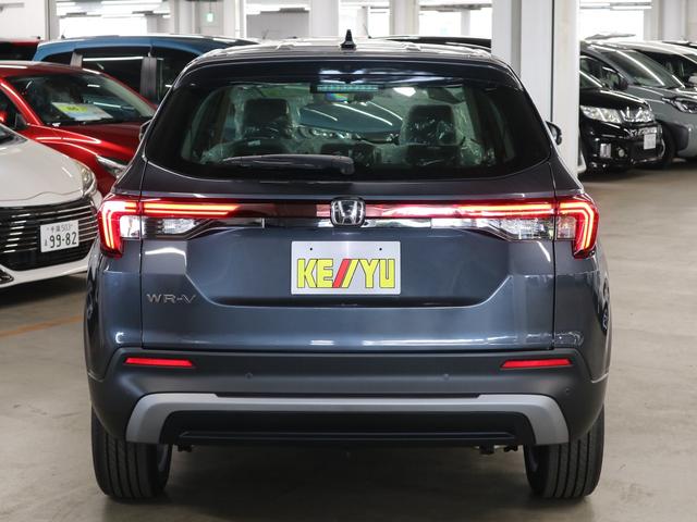 ＷＲ－Ｖ Ｚ　ブラックスタイル　登録済み未使用車　ホンダセンシング　前後誤発進抑制機能　アダプティブクルーズ　車線逸脱警報　パーキングセンサー　レザー調コンビシート　パドルシフト　ＵＳＢ　ＬＥＤヘッドライト　専用１７ＡＷ　スマートキー　パーセルカバー（7枚目）