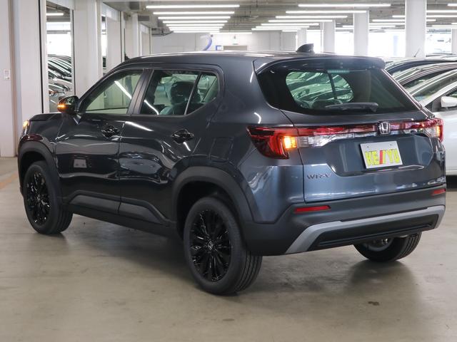 ＷＲ－Ｖ Ｚ　ブラックスタイル　登録済み未使用車　ホンダセンシング　前後誤発進抑制機能　アダプティブクルーズ　車線逸脱警報　パーキングセンサー　レザー調コンビシート　パドルシフト　ＵＳＢ　ＬＥＤヘッドライト　専用１７ＡＷ　スマートキー　パーセルカバー（8枚目）