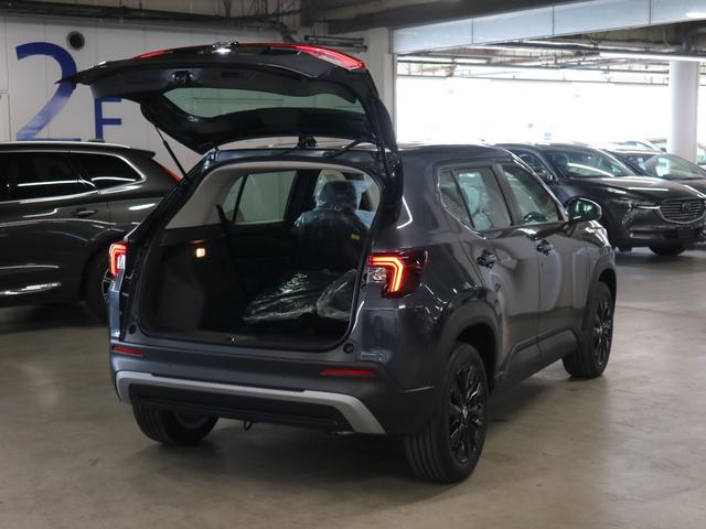 ＷＲ－Ｖ Ｚ　ブラックスタイル　登録済み未使用車　ホンダセンシング　前後誤発進抑制機能　アダプティブクルーズ　車線逸脱警報　パーキングセンサー　レザー調コンビシート　パドルシフト　ＵＳＢ　ＬＥＤヘッドライト　専用１７ＡＷ　スマートキー　パーセルカバー（18枚目）